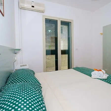 Residenza Arene מלון דירות