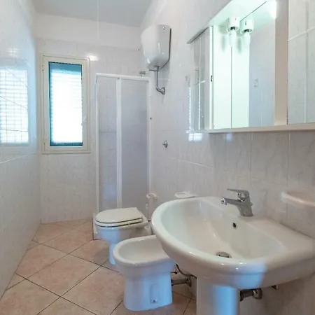 מלון דירות Residenza Arene 3*